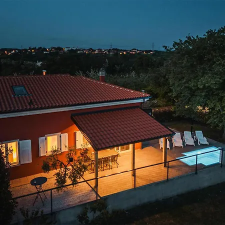 Awesome In Saini With House A Panoramic View 度假居