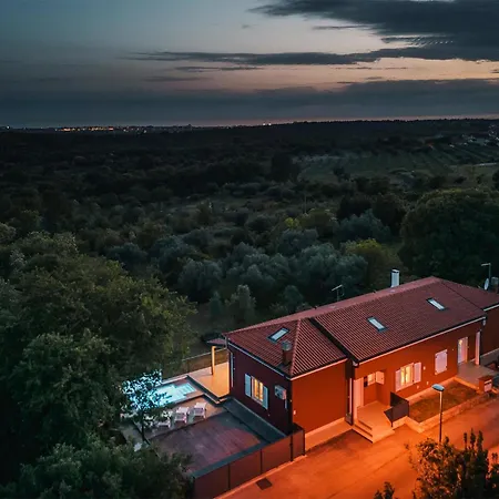 Awesome In Saini With House A Panoramic View Holiday home *